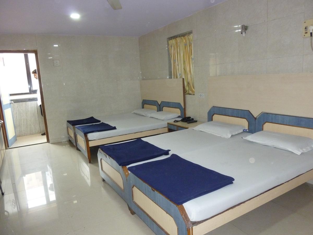 Hotel Stars Мумбаи Номер фото