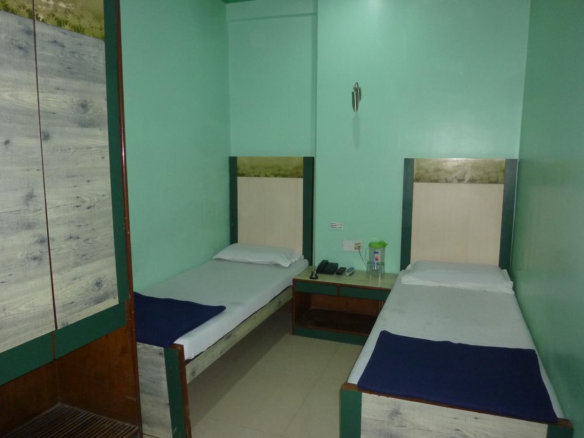 Hotel Stars Мумбаи Номер фото