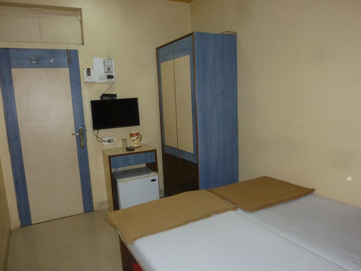Hotel Stars Мумбаи Номер фото